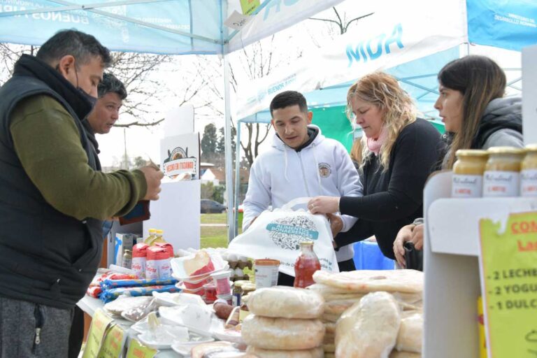 Con buenos precios y descuentos el Mercado Bahiense suma nuevos rubros