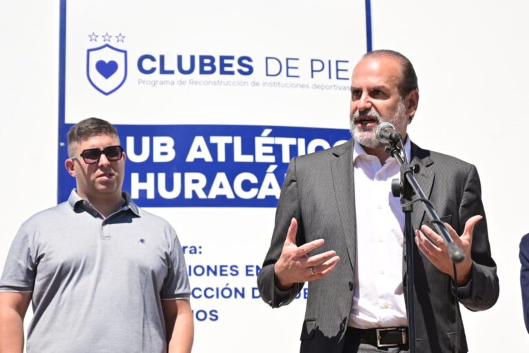 Fueron inauguradas obras realizadas en el club Huracán de Ingeniero White