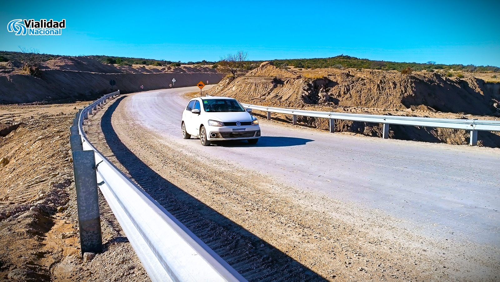 Auto en Ruta Nacional 3