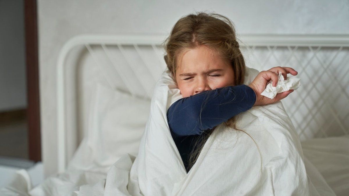 niña tosiendo