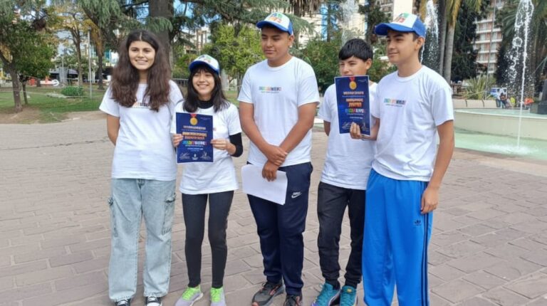 Estudiantes jujeños necesitan ayuda para ir al Mundial de Robótica en Singapur