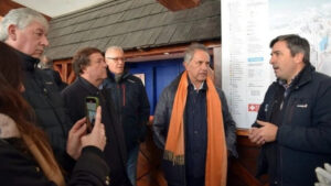 En medio de los incendios, Larraburu discute la interna del PJ en Bahía