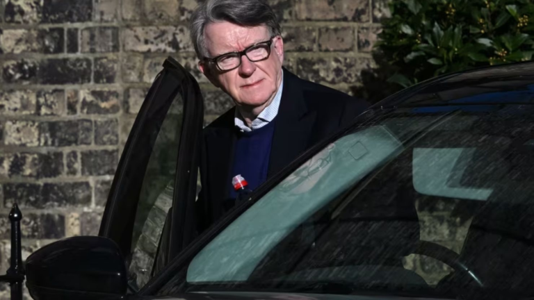 Caso Epstein: arrestaron al exembajador británico Peter Mandelson