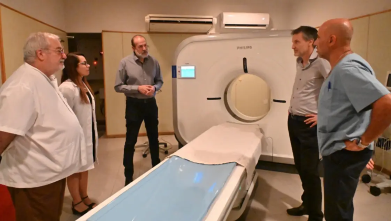 Con el apoyo de La Renga, el Hospital Municipal incorporó un nuevo tomógrafo