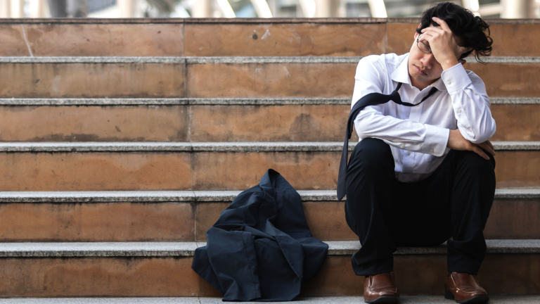 El desempleo juvenil multiplica por más de seis el de los adultos mayores