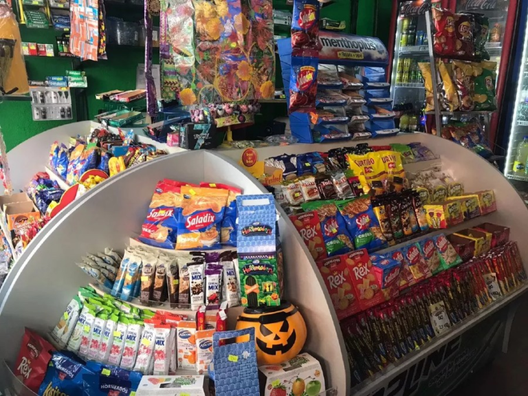 Según el último relevamiento cierran 50 kioscos por día