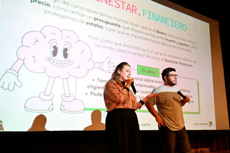 Vuelve Rico en Data: el taller de educación financiera que es furor en las aulas bonaerenses
