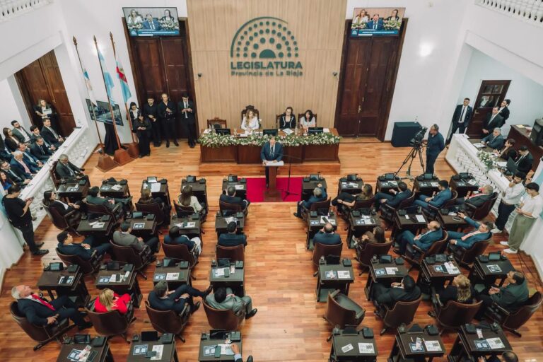 El contraste entre el discurso del gobernador de La Rioja y el del presidente en la apertura de sesiones