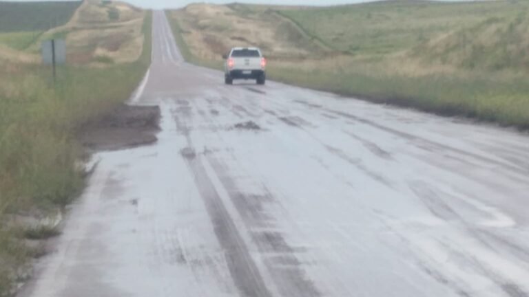 Circular con precaución en Ruta 72 por barro sobre calzada