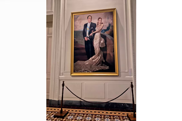 El Gobierno retiró un cuadro de Perón y Evita de la Casa Rosada