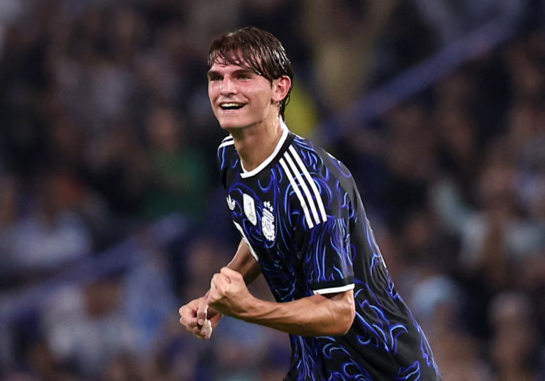 El hijo de un bahiense marcó su primer gol con la selección argentina