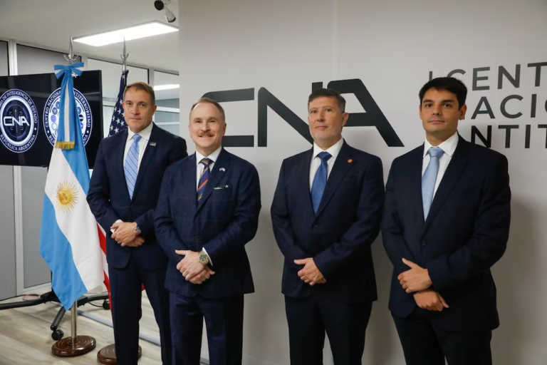 El gobierno inauguró el Centro Nacional de Antiterrorismo con el FBI