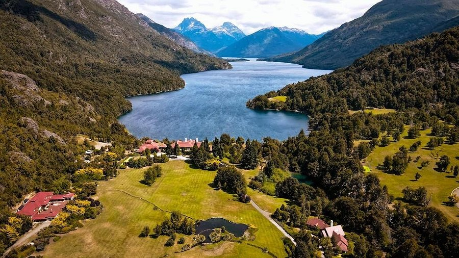 Milei y Lewis acordaron en secreto la compra fraudulenta de Lago Escondido