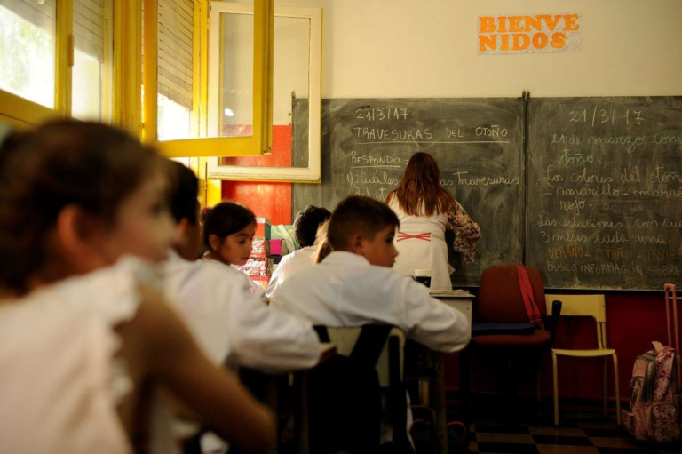 El gobierno suspende la doble escolaridad en escuelas vulnerables