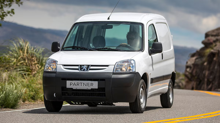 El adiós a un clásico: Stellantis anunció que frenará la producción nacional de la Partner