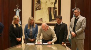Kicillof se reunió con intendentes bonaerenses para acordar la compra de bienes municipales