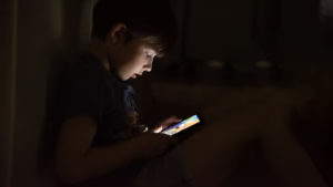 Un estudio demostró que las redes sociales causan ansiedad o depresión en niños y adolescentes