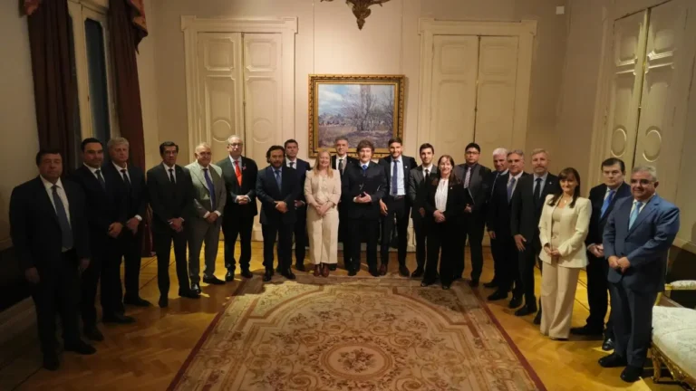 Las provincias recibieron USD 1000 millones menos en lo que va del año