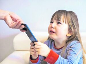¿Se podría hacer en Argentina?: Noruega prohíbe la inteligencia artificial para niños de entre 6 y 13 años