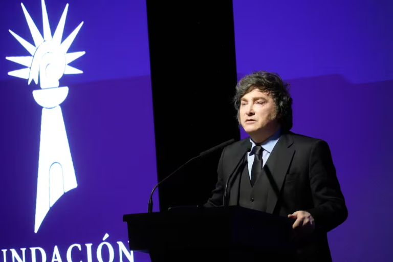 ¿En qué mundo vive?: Milei dice que los sueldos le ganaron a la inflación