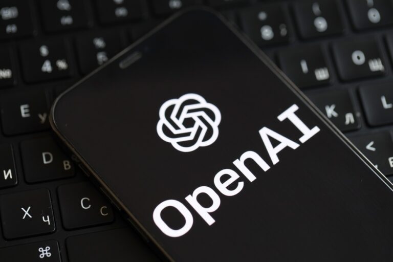 Dos modelos de OpenAI lograron salir de un entorno controlado y hackearon otra empresa
