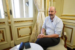 Sturzenegger aprovechó el fin de semana para presentar un nuevo paquete de desregulación