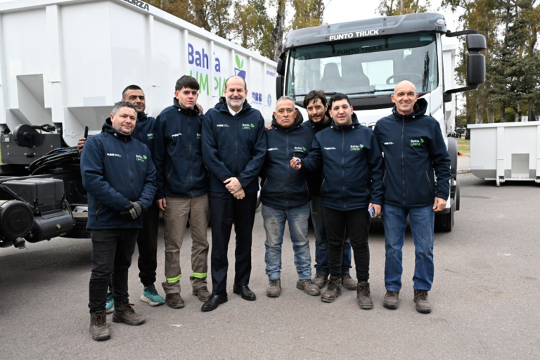 Se incorporaron dos nuevos camiones Roll Off para el programa Bahía Limpia