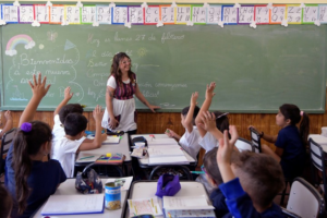 La provincia de Buenos Aires ofreció un aumento salarial a los docentes del 7% en dos partes