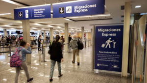 El gobierno podrá prohibir la entrada o expulsar extranjeros por mensajes de odio hacia Argentina