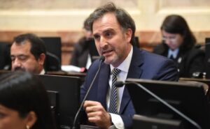 Benegas Lynch admitió ser titular de Glocal Terra pero negó conflicto de interés con la Ley de Tierras