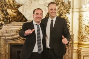 El hermano de Adorni dijo que se confundió y puso un cero de más en su declaración jurada
