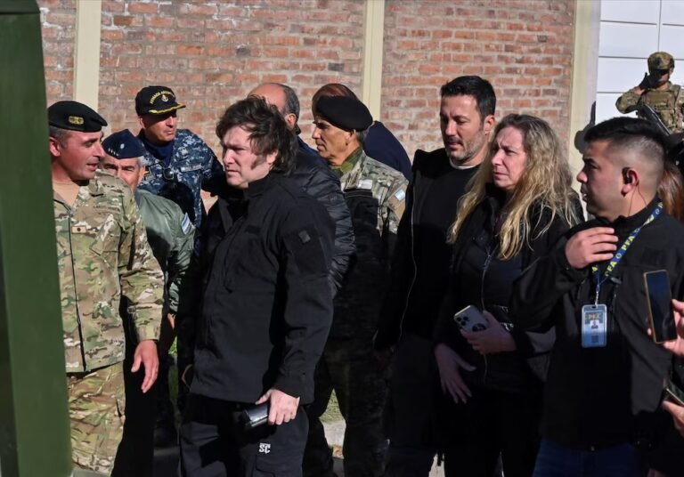 Milei llega a Bahía con poco apoyo y el repudio de organizaciones sindicales