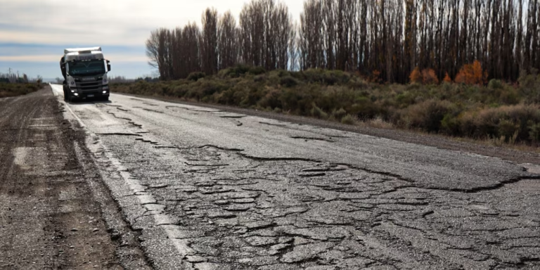 El gobierno de Milei busca privatizar rutas nacionales con exenciones impositivas
