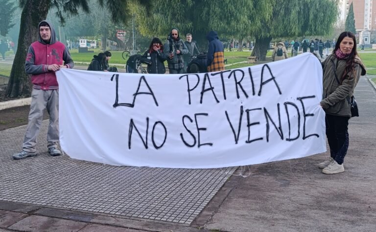 La Corte suspendió el artículo del DNU 70 que derogaba la Ley de Tierras