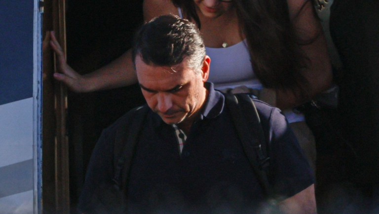 Flávio Bolsonaro aterrizó en Miami en un vuelo privado que salió de Argentina