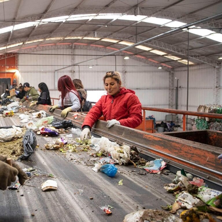 Denuncian que el Gobierno de Milei suspendió a 6.667 cooperativas en todo el país