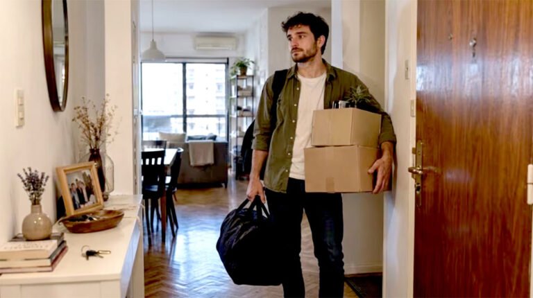 Falta de empleo e inflación: 140000 jóvenes volvieron a vivir con sus padres