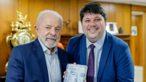 Deportaron a un brasileño que criticaba a Milei